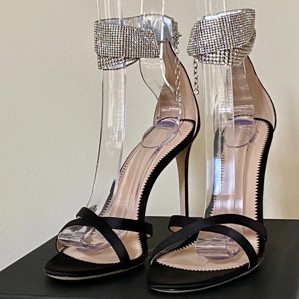 Giuseppe Zanotti Black Kanda Crystal Leather Stiletto Sandals New Size 3…